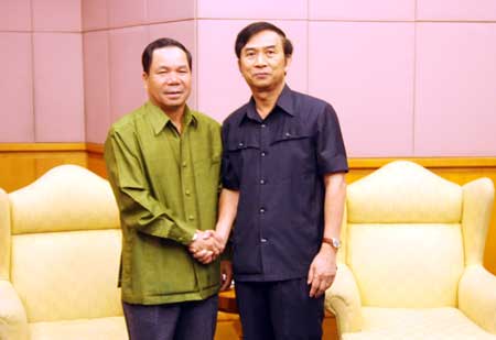 ກະຊວງຕຳຫຼວດສະເຫຼີມ ສະຫຼອງ 50 ປີແຫ່ງວັນ ສ້າງຕັ້ງສາຍພົວພັນທາງການທູດຫວຽດນາມ - ລາວ